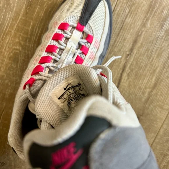 *SOLD*Nike Air Max 95 (Women’s Size 10) - Picture 4 of 8